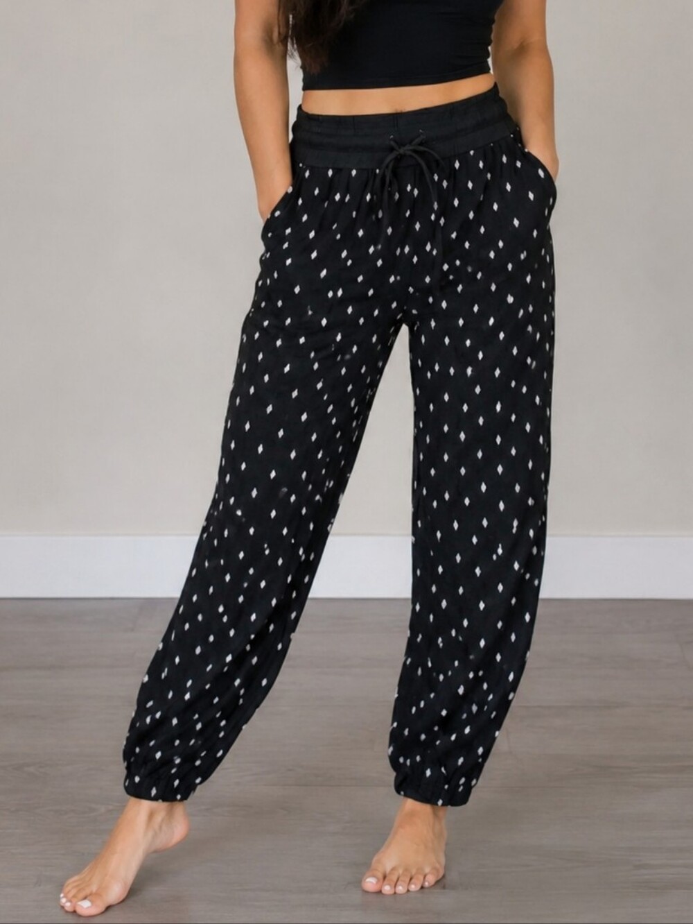 Aritzia Sunday Best Patterned Los Feliz Jogger Pants